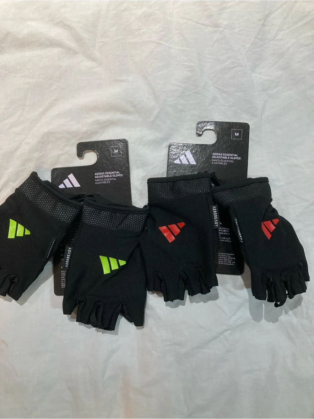 Adidas Essential Training Gloves, Women’s size medium, NWT!